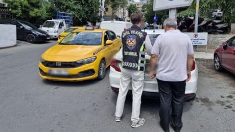 Yolcu seçen taksiciye 9 bin 267 lira ceza kesildi