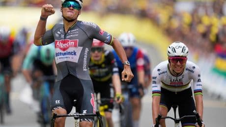 Mathieu van der Poel emerges victorious ahead of Tadej Pogacar in Tour de France stage 2