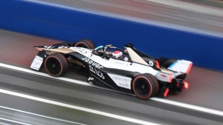 ¡Drama en la pista! Abandono de Oliver Rowland, que pierde su primer match ball