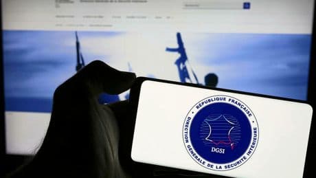 Micros cachés et photos volées : la mise en garde de la DGSI aux universités