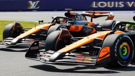 McLaren schießen sich gegenseitig ab – George Russell jubelt