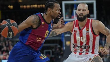 "Lo siento por los aficionados del Olympiacos que tienen que ver a este idiota tres temporadas más"