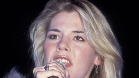 Nineties 'Crush' singer Jennifer Paige now as stunned fans say she hasn't aged a day