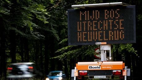 Lege terrassen na waarschuwing bossen Utrechtse Heuvelrug te mijden vanwege wolf