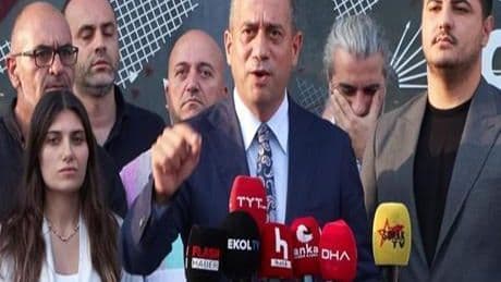 CHP'li Başarır, partisinin İstanbul İl Başkanlığı önünde konuştu