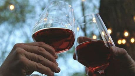 Dazi, il made in Italy verso gli Usa senza accordo può dimezzarsi: a rischio farmaci, vino e abbigliamento
