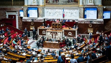 Vote de confiance : Bayrou face aux députés, la rédaction répond à toutes vos questions