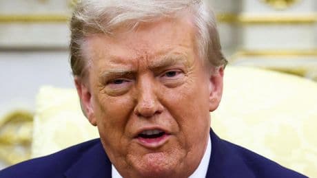 Trump promete prohibir el voto por correo antes de las 'midterms' de 2026 como le aconsejó Putin en Alaska