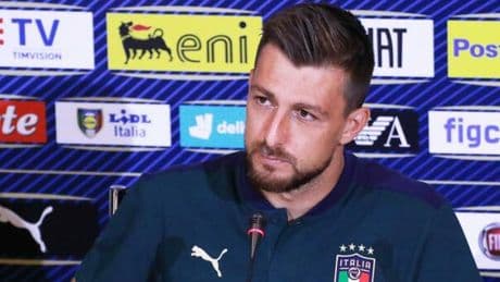 Pallavoliste e farfalle, gli ultimi rifiuti all?azzurro