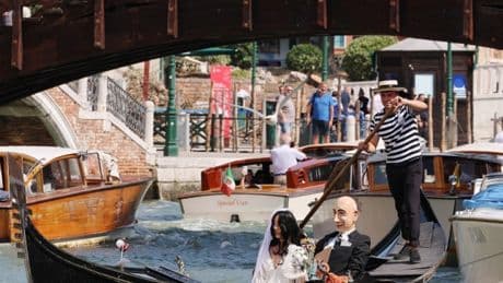 Creepy Jeff Bezos and Lauren Sanchez mannequins float in gondola ahead of Venice wedding
