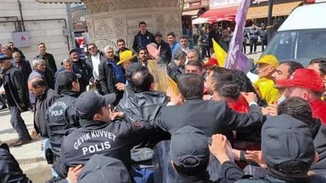 Kars'ta 1 Mayıs yürüyüşünde kısa süreli gerginlik