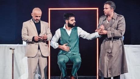 Au Théâtre de la Concorde, à Paris, le « malade imaginaire » n’est pas comique mais addict