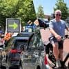 “Ach, als ze níks doen is er ook commentaar. Zo is het nooit goed”: hitteplan zorgt voor file in Knokke, maar aanpassingen lijken te werken