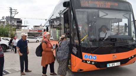 Hatay'da belediye 12 metre uzunluğundaki elektrikli otobüsleri test etti
