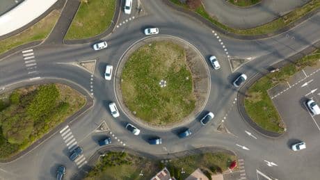 Viele halten sich nicht dran: Welche drei Regeln im Kreisverkehr gelten