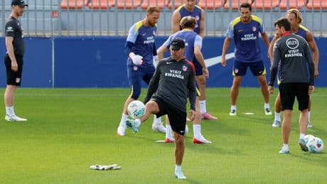 El Atlético se la juega en Vitoria: presión sobre Simeone