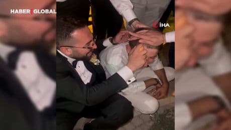 Damadın menemen şovu: Yumurtayı arkadaşının kafasında kırdı