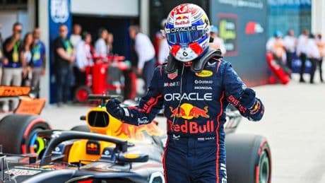 Max Verstappen grapt over pole positions: ’Daar moet ik eigenlijk mee stoppen’