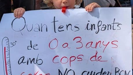 Las familias de 12 guarderías de Barcelona protestan por las averías en el aire acondicionado