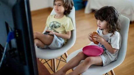 Dänemark will an Kinder gerichtete Junkfood-Werbung verbieten