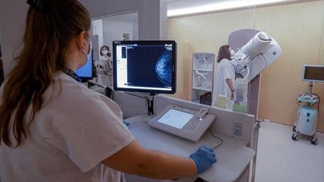 3.000 pacientes esperan un fármaco contra el cáncer de mama aprobado en Europa: "España no suele ser rápida"