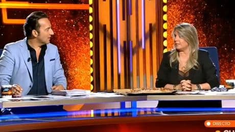 &#039;Forocoches&#039; manda pizzas en directo a Iker Jiménez y Carmen Porter: &quot;Les está gustando el programa&quot;