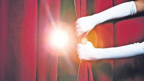 İLKER GEZİCİ / Tiyatro sahnesinde yeni oyun heyecanı