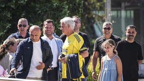 Fenerbahçe kamp için Portekiz'e geldi