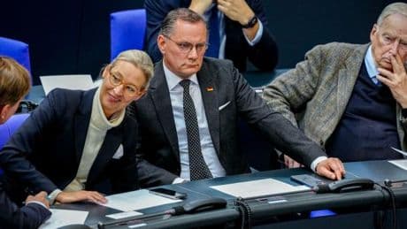 Bundesamt für Verfassungsschutz setzt Einstufung der AfD als rechtsextrem aus