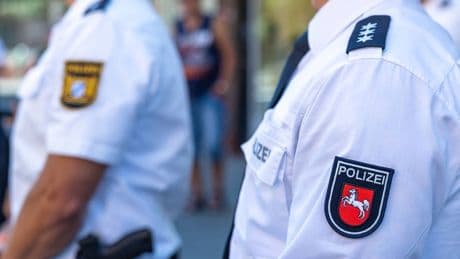 Niedersachsen: Razzia bei Polizisten wegen rassistischer Inhalte