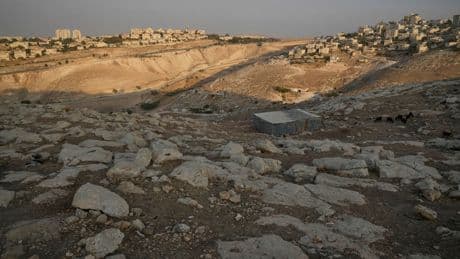 Israel approves settlement project that could divide West Bank