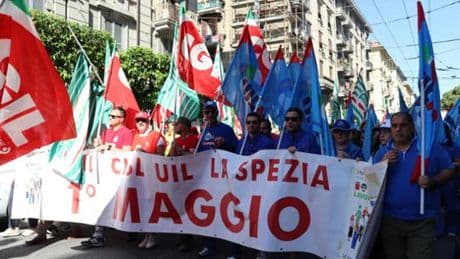Alla Spezia il corteo del Primo Maggio per chiedere più sicurezza sul lavoro | Video