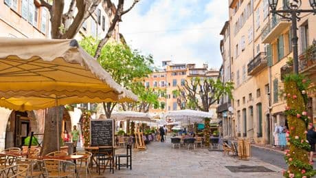 Faut-il limiter le nombre de restaurants en France ?