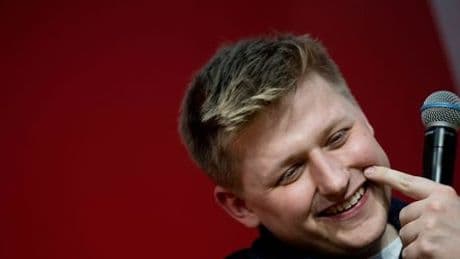 El Hotzo: Comedian vor Gericht wegen Witz über Donald Trump auf Social Media