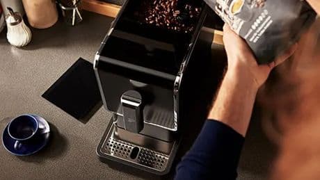 Kleine Kaffeevollautomaten: Die besten kompakten Maschinen im Test