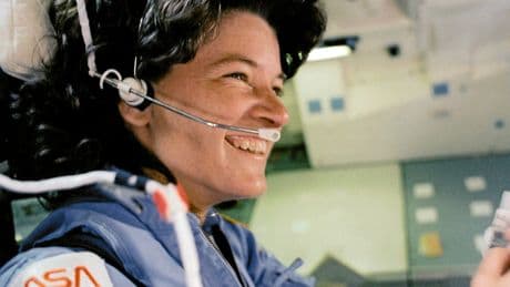 Première Américaine dans l’espace, Sally Ride a dû se taire pour rester astronaute