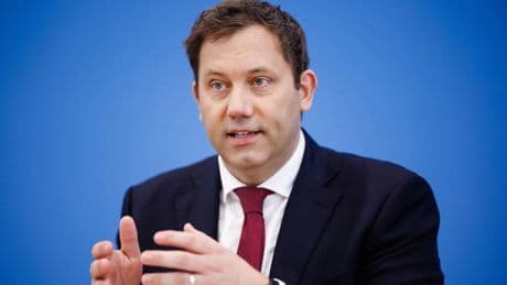 Milliardenlücke im Haushalt: Finanzminister Klingbeil schließt Steuererhöhungen nicht aus