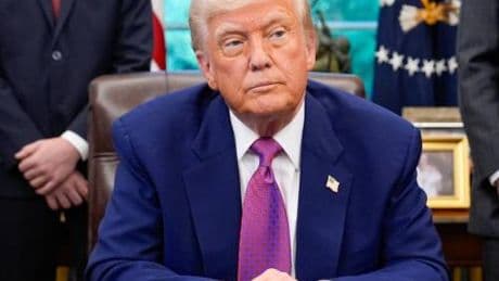 Trump, via alla missione a Riad. Piano di tregua a Gaza e affari. Hamas libera l'ostaggio Usa