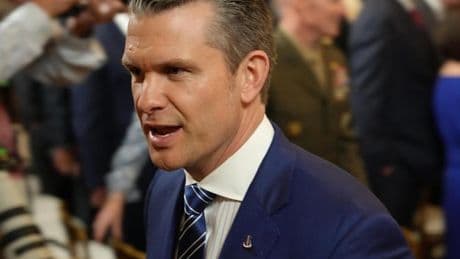 Trump reitera su confianza en Hegseth pese al escándalo de un segundo chat en Signal del secretario de Defensa