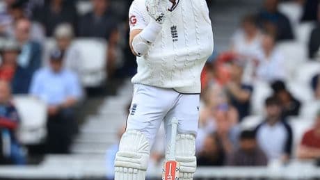 ‘Amazing drama’ – Chris Woakes bats ONE-HANDED with injured arm in sling as Piers Morgan leads stunned reaction