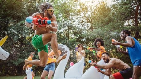 Wasser, marsch!: Wasserpistole für Urlaub und Garten: Vier Modelle, die richtig Spaß machen