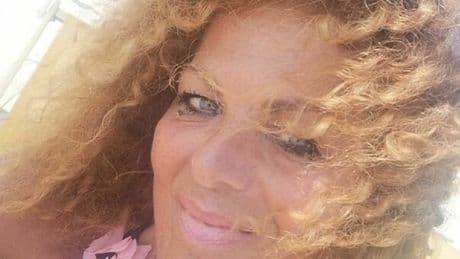 Beatrice Mencoboni morta in casa all'improvviso, trovata a letto dalla figlia. La sorella: il giorno prima era andata a pilates