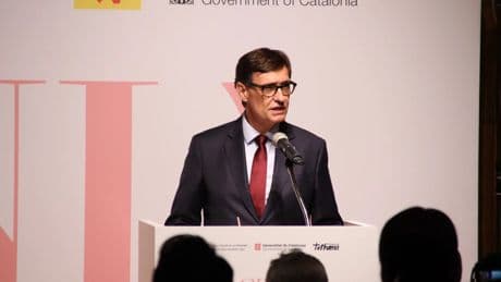 Illa ve &quot;bien planteada&quot; la petición del Gobierno sobre la oficialidad del catalán en la UE