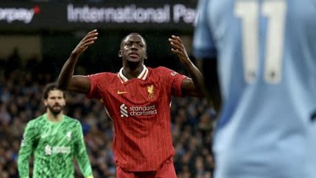 Konaté, señalado en Liverpool con el Real Madrid de fondo