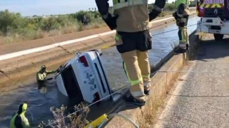 El coche en el que se ahogaron tres veinteañeros en Cartaya no había pasado la ITV: la corriente los arrastró 400 metros