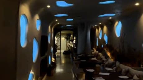 El restaurante de Valencia con un 'túnel submarino' y platos desde 2,90 euros