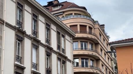 42 ans, 5.900 euros par mois... Qui sont les acheteurs de second bien immobilier qui reviennent en force sur le marché?