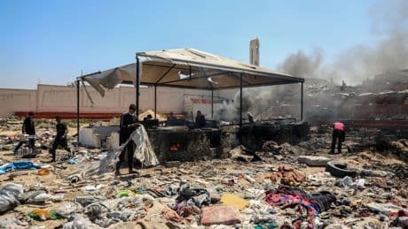 Conflit au Proche-Orient, jour 580 : frappes sur Gaza, les véhicules de secours à l’arrêt