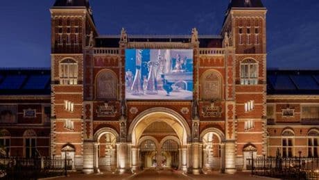 A Amsterdam, le Rijksmuseum et Steve McQueen rappellent le passé sombre de la capitale néerlandaise