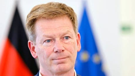 Bahnchef Richard Lutz entlassen: Parteien fordern umfassende Reformen